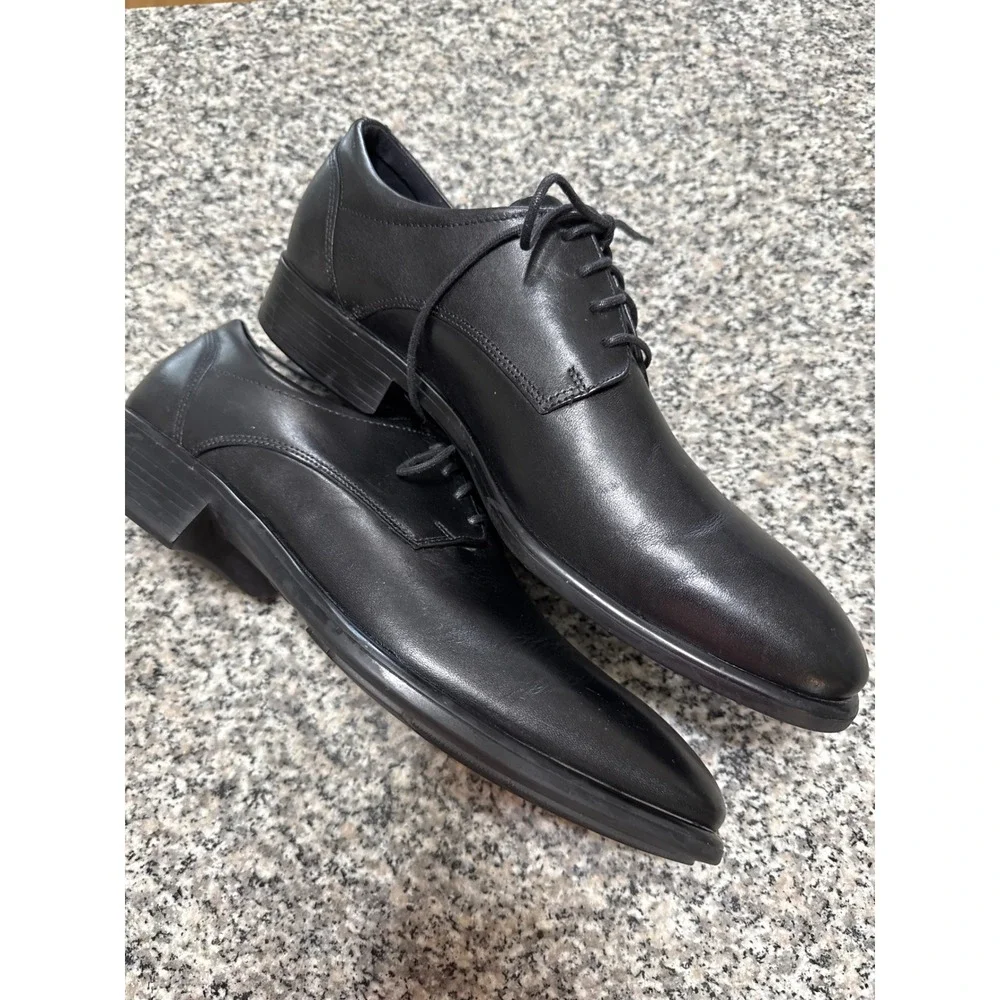 ECCO Tray Tech Derby Shoes Mens 10 Black Leather Plain Toe Dress 51273401001